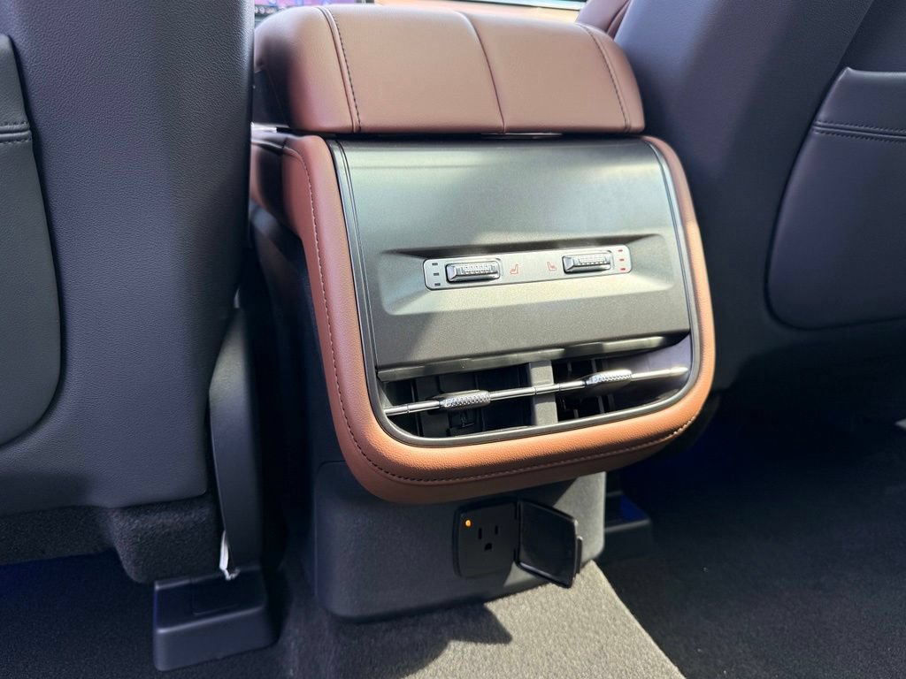 New 2026 Lincoln Nautilus Reserve AWD/4WD image 12