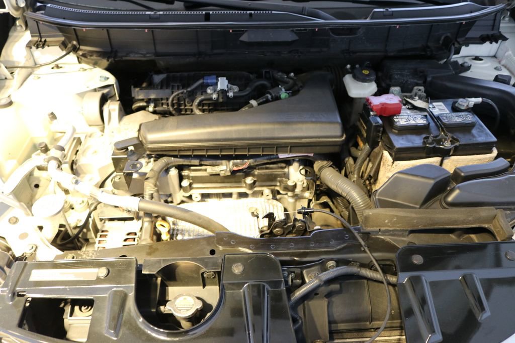 Used 2014 Nissan Rogue SV image 38