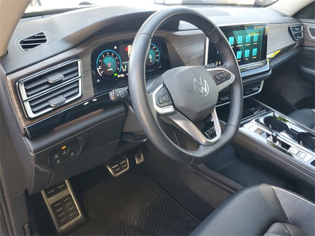 Used 2024 Volkswagen Atlas SEL Premium R-Line image 18