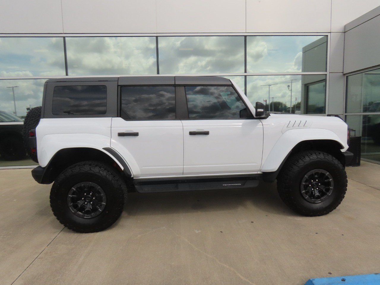Certified 2024 Ford Bronco Raptor AWD/4WD image 8