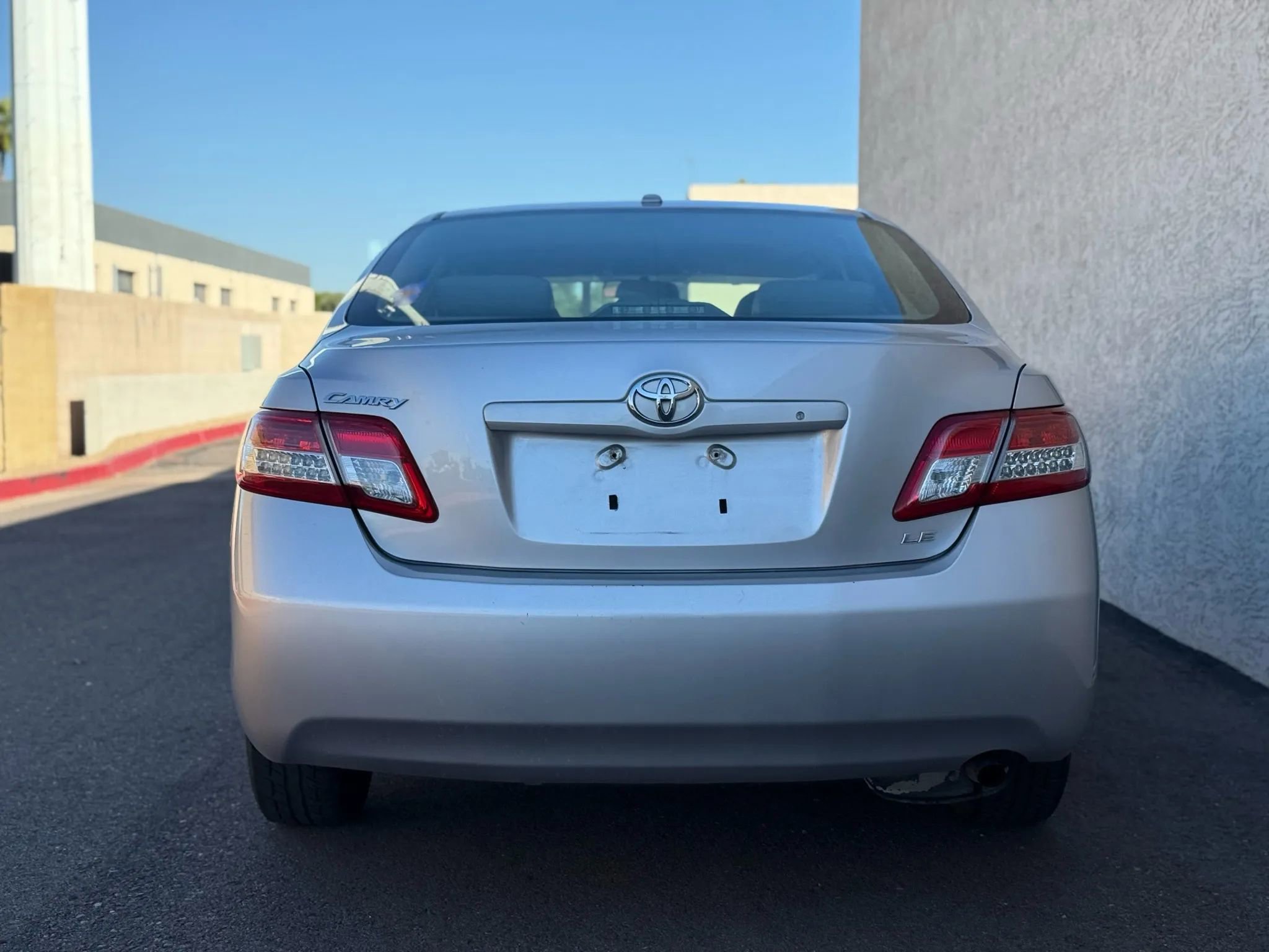Used 2010 Toyota Camry LE image 4