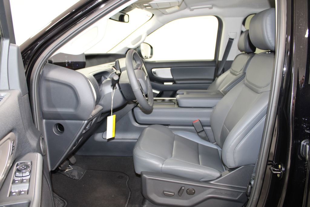 New 2026 Ford Expedition Active image 25