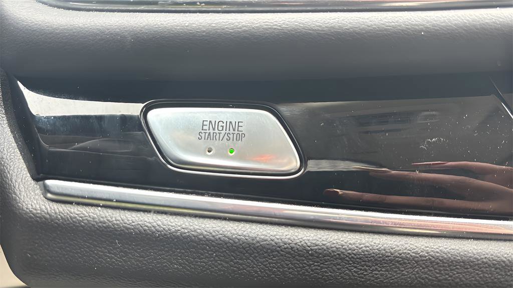 Used 2023 Buick Enclave Avenir image 29