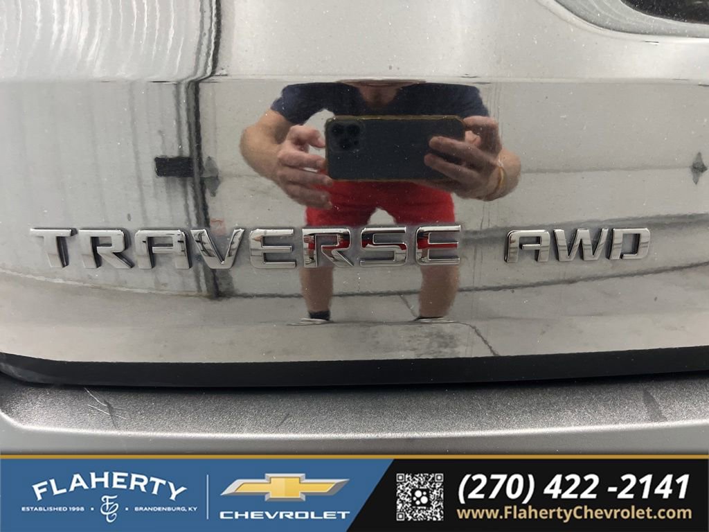 Used 2022 Chevrolet Traverse RS w/ LPO, Floor Liner Package AWD/4WD image 19