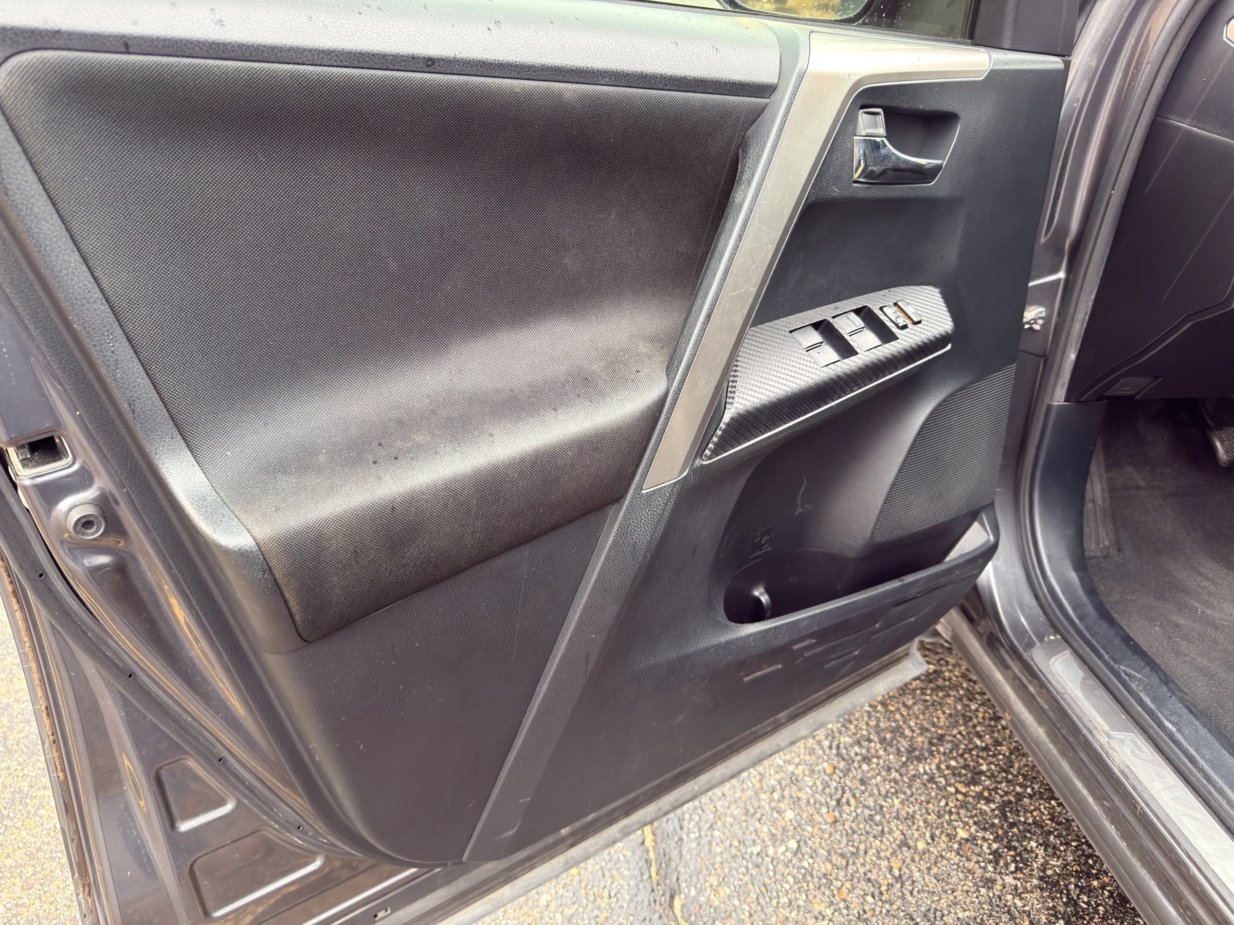 Used 2016 Toyota RAV4 LE FWD image 24