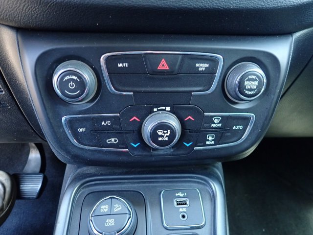 Used 2019 Jeep Compass Trailhawk AWD/4WD image 16