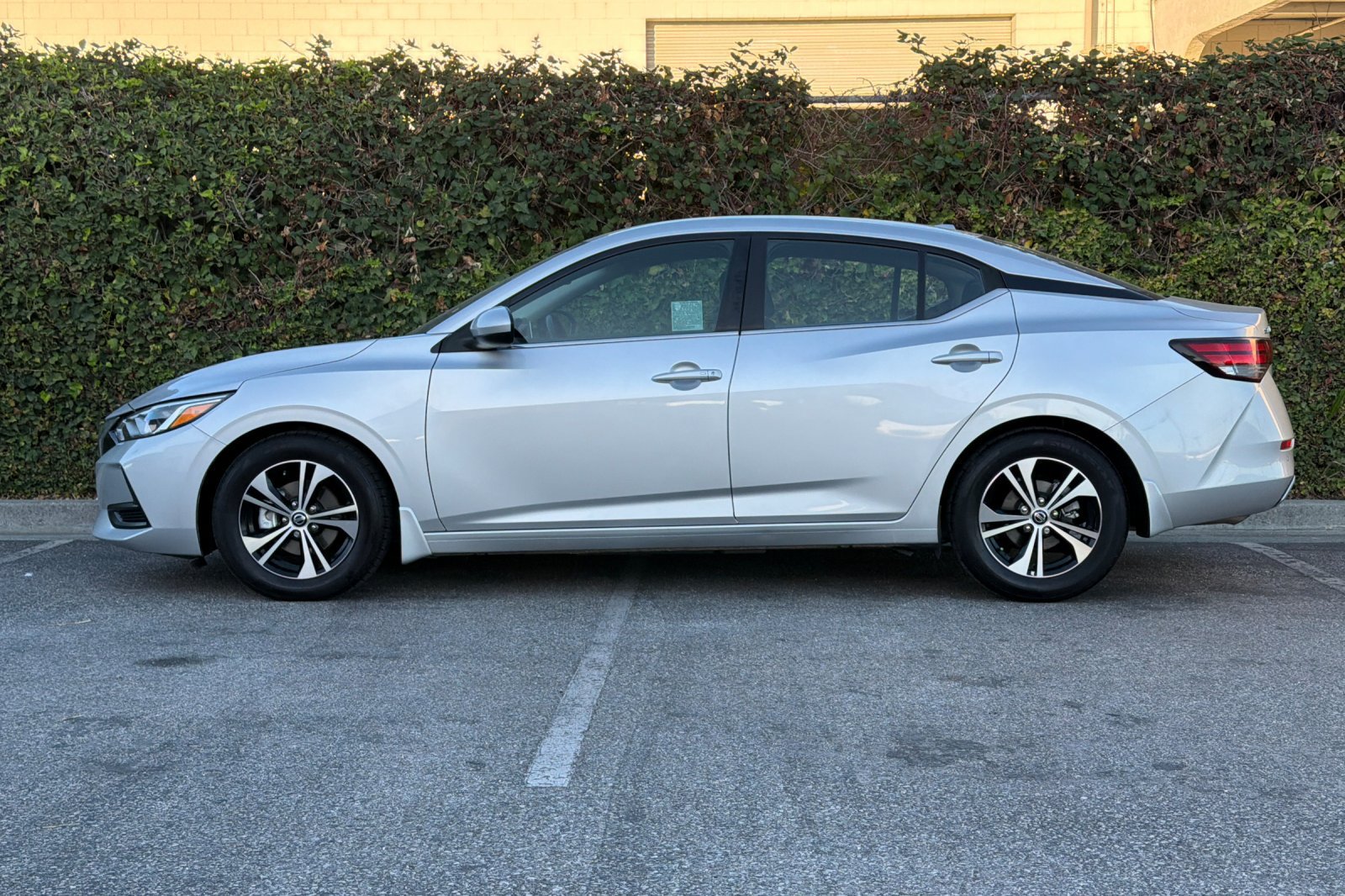 Used 2023 Nissan Sentra SV FWD image 7