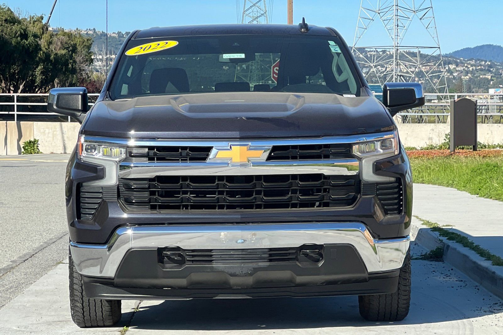 Used 2022 Chevrolet Silverado 1500 LT AWD/4WD image 9