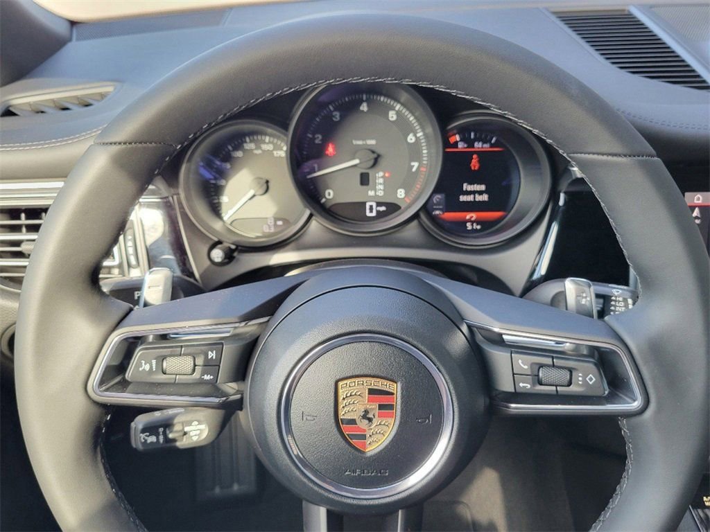 Certified 2025 Porsche Macan image 23