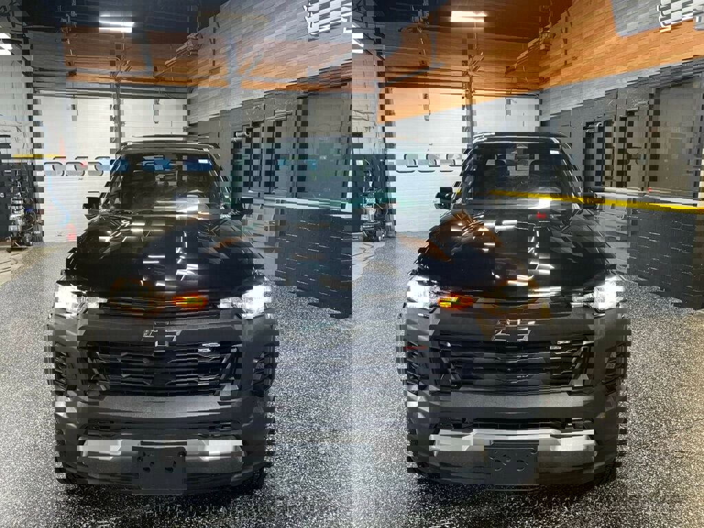 Used 2023 Chevrolet Colorado Trail Boss w/ Technology Package image 3