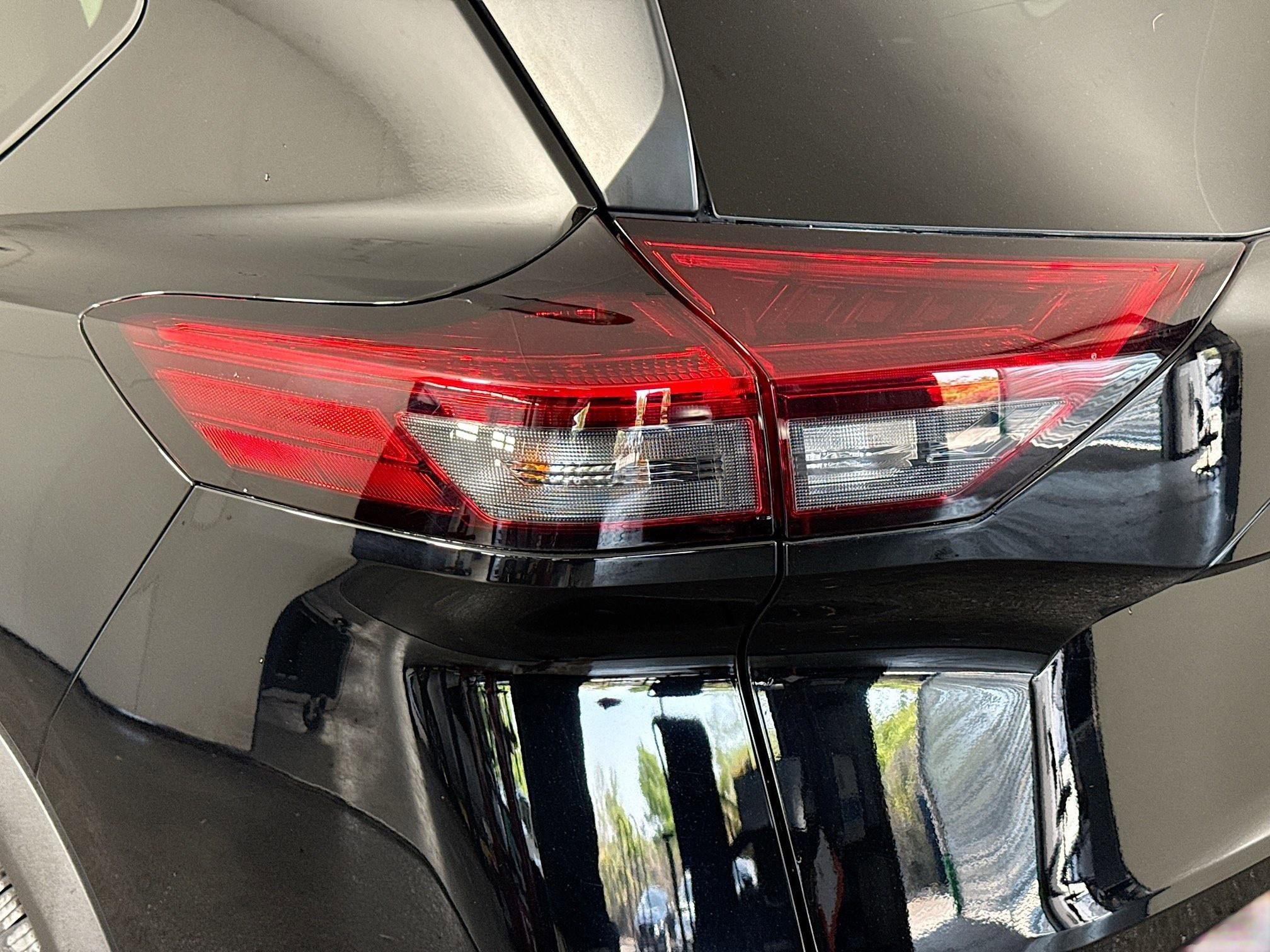 Used 2023 Nissan Rogue S image 36