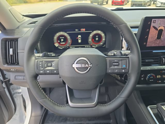 Used 2026 Nissan Pathfinder Platinum FWD image 25