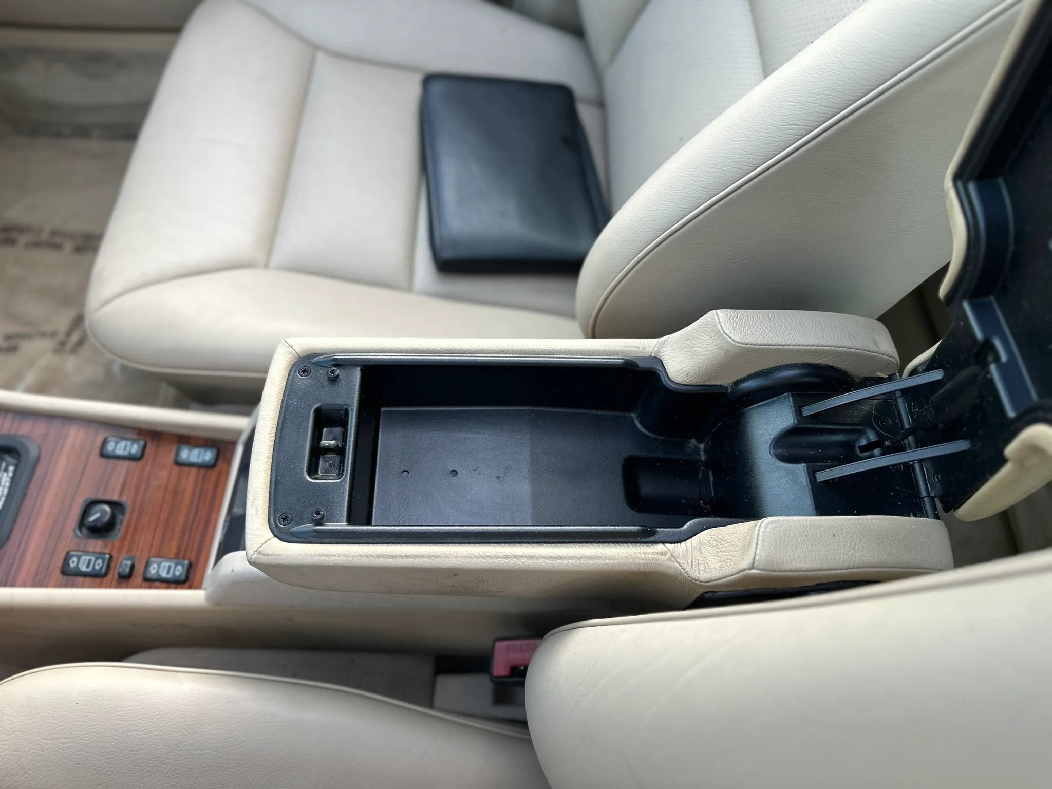 Used 1994 Mercedes-Benz E 320 Sedan image 29