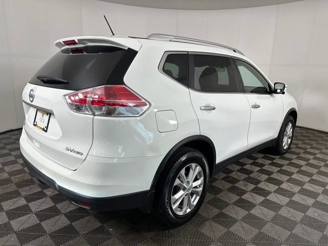 Used 2016 Nissan Rogue SV w/ SV Premium Package image 3