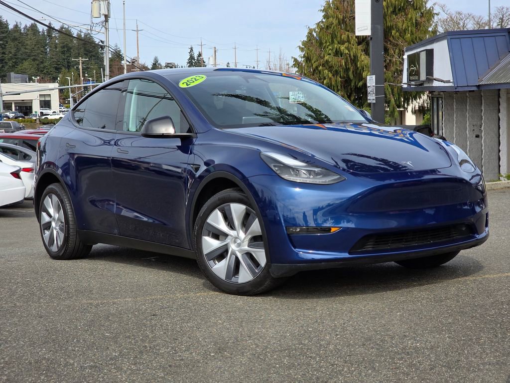 Used 2023 Tesla Model Y Long Range AWD/4WD image 2
