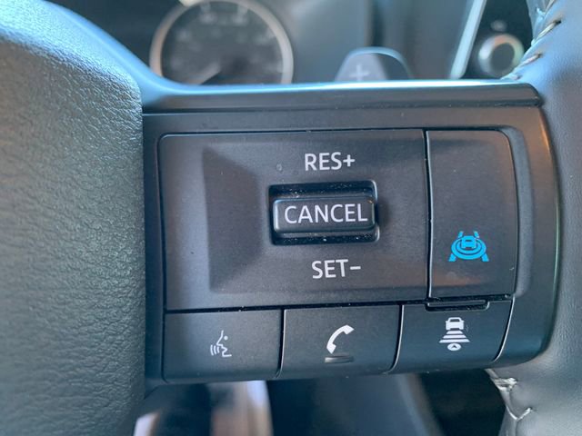 Used 2025 Nissan Rogue SV image 14