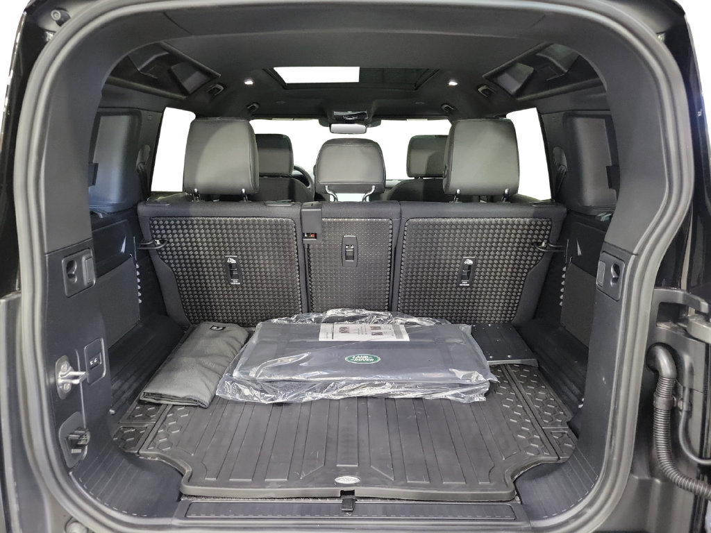 Certified 2024 Land Rover Defender 110 X AWD/4WD image 28
