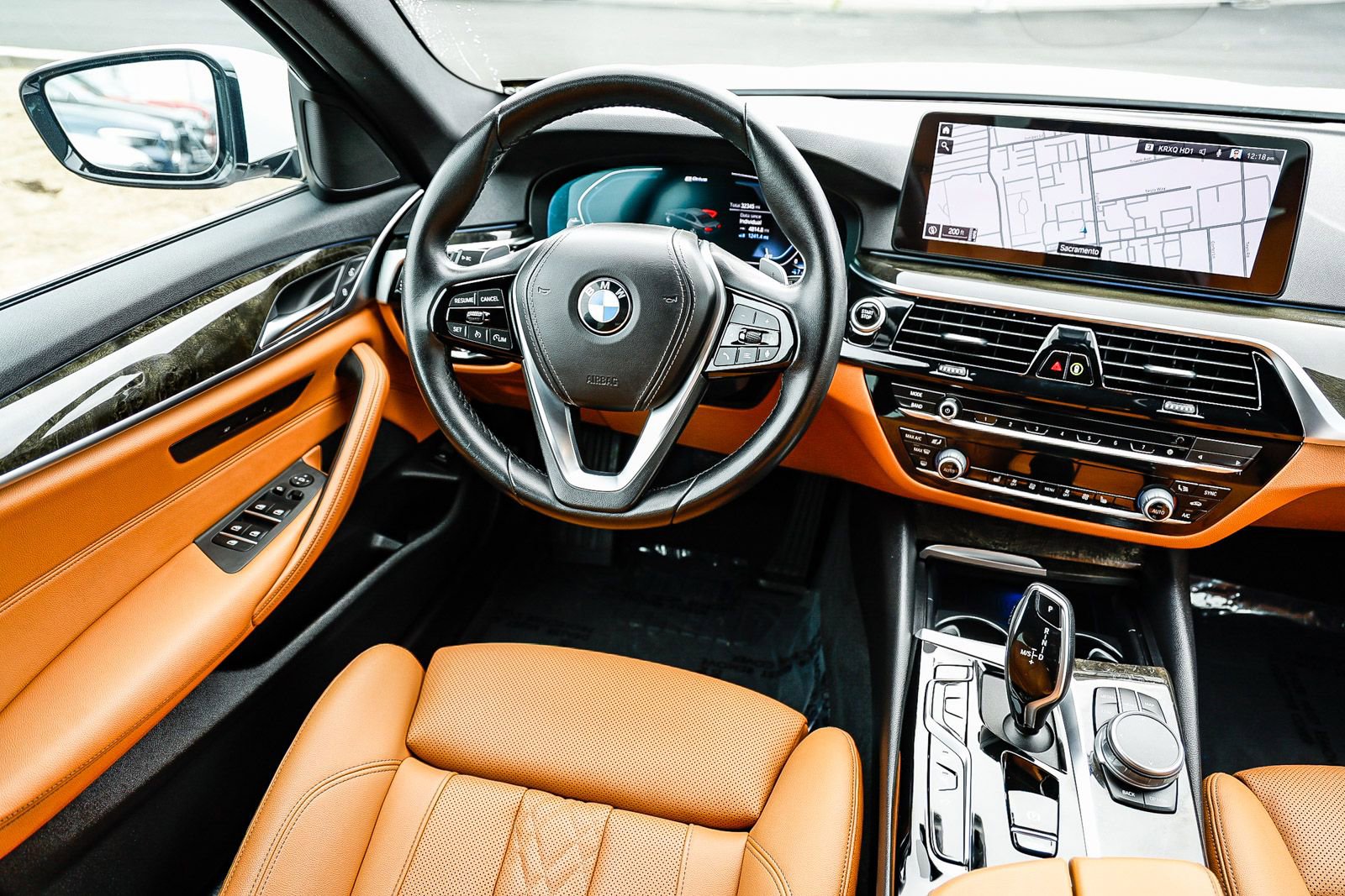 Used 2021 BMW 530e w/ Parking Assistance Package image 14