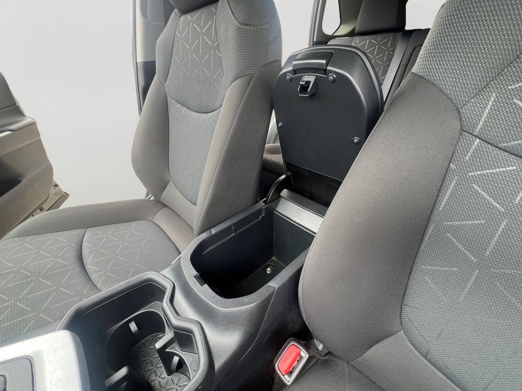 Used 2025 Toyota RAV4 XLE AWD/4WD image 20