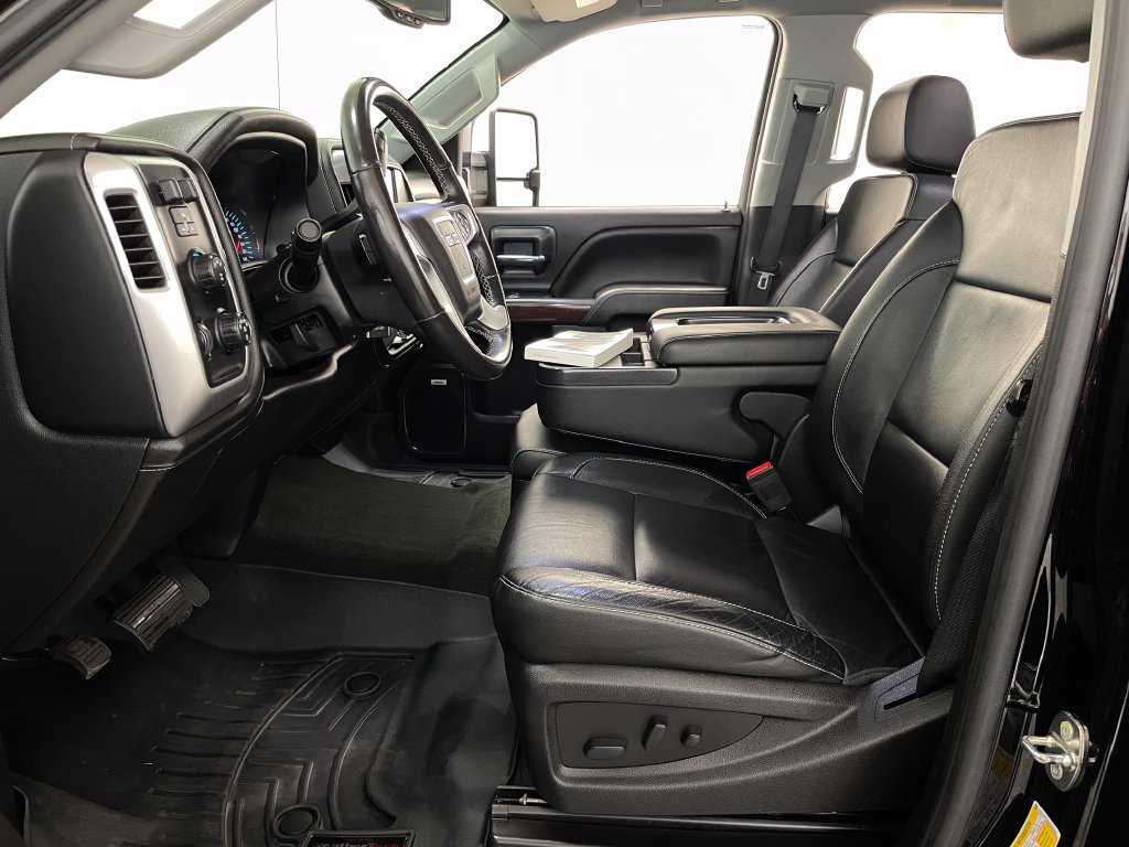 Used 2018 GMC Sierra 2500 SLT w/ Duramax Plus Package AWD/4WD image 6