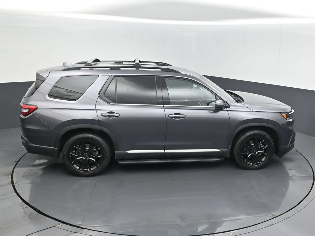 Certified 2025 Honda Pilot Touring image 14
