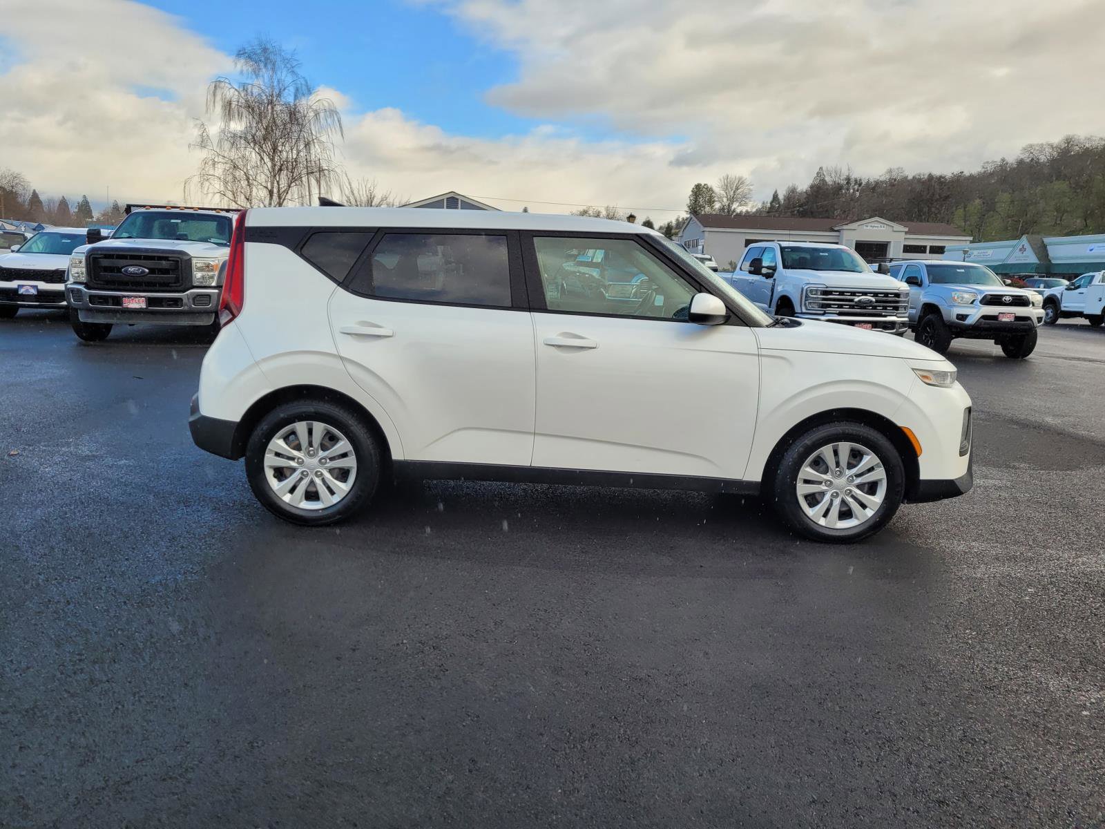 Used 2021 Kia Soul LX image 4