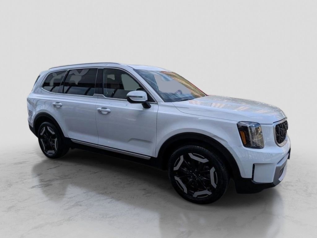 Certified 2023 Kia Telluride EX w/ EX Captain's Chair Package image 5