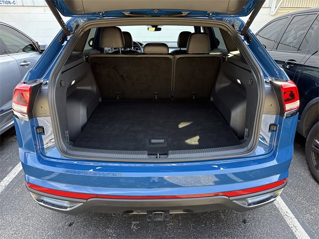 Used 2025 Volkswagen Atlas Cross Sport SE image 28
