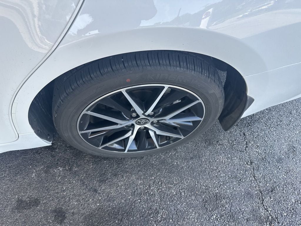 Used 2024 Toyota Camry SE w/ Cold Weather Package FWD image 7