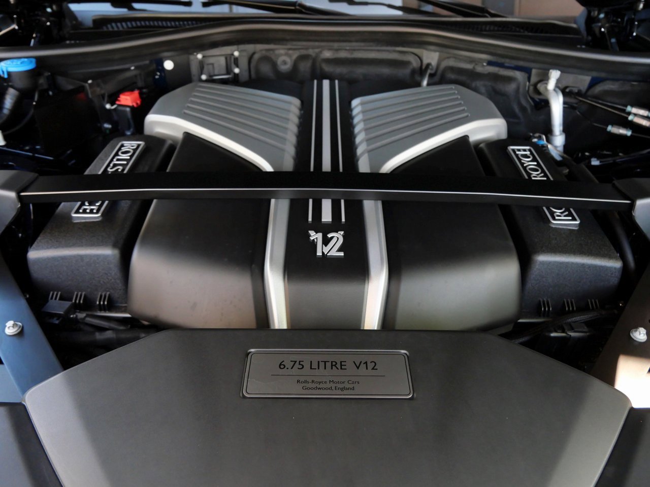 New 2025 Rolls-Royce Phantom Sedan w/ Leather Finishing Pack image 39