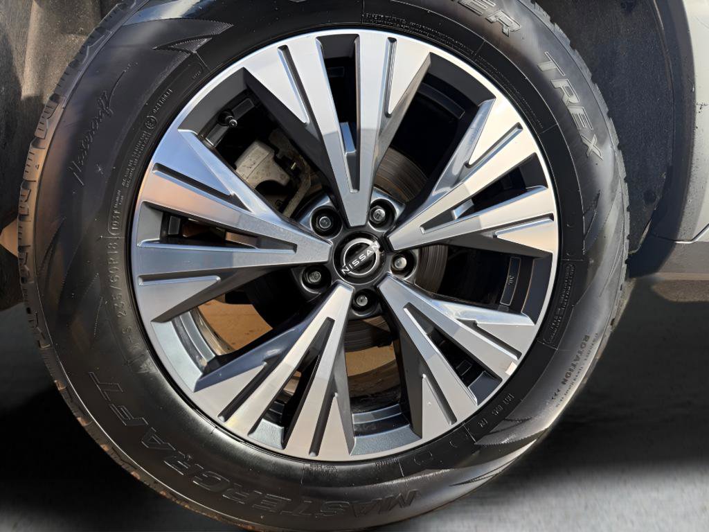 Certified 2022 Nissan Rogue SV image 28