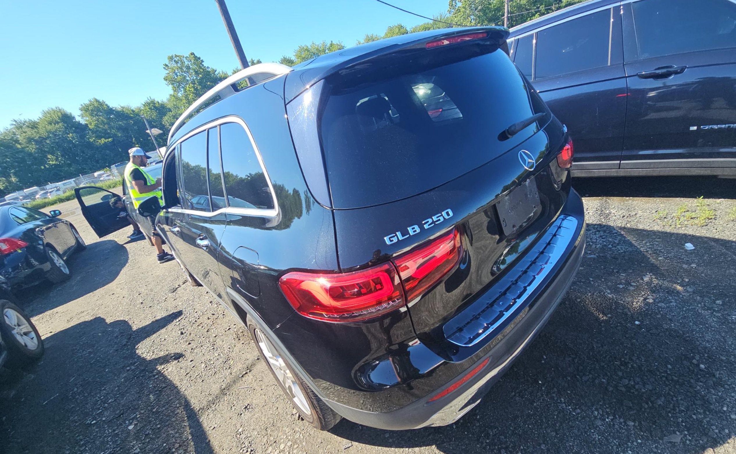 Used 2020 Mercedes-Benz GLB 250 4MATIC image 4