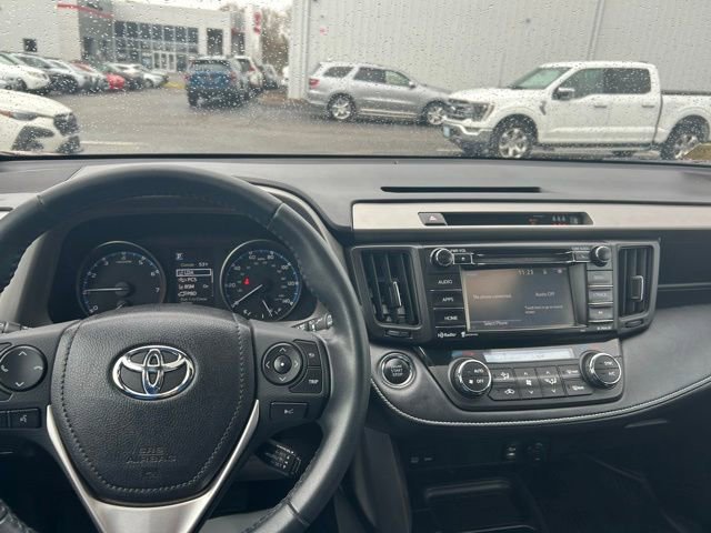 Used 2018 Toyota RAV4 XLE AWD/4WD image 16
