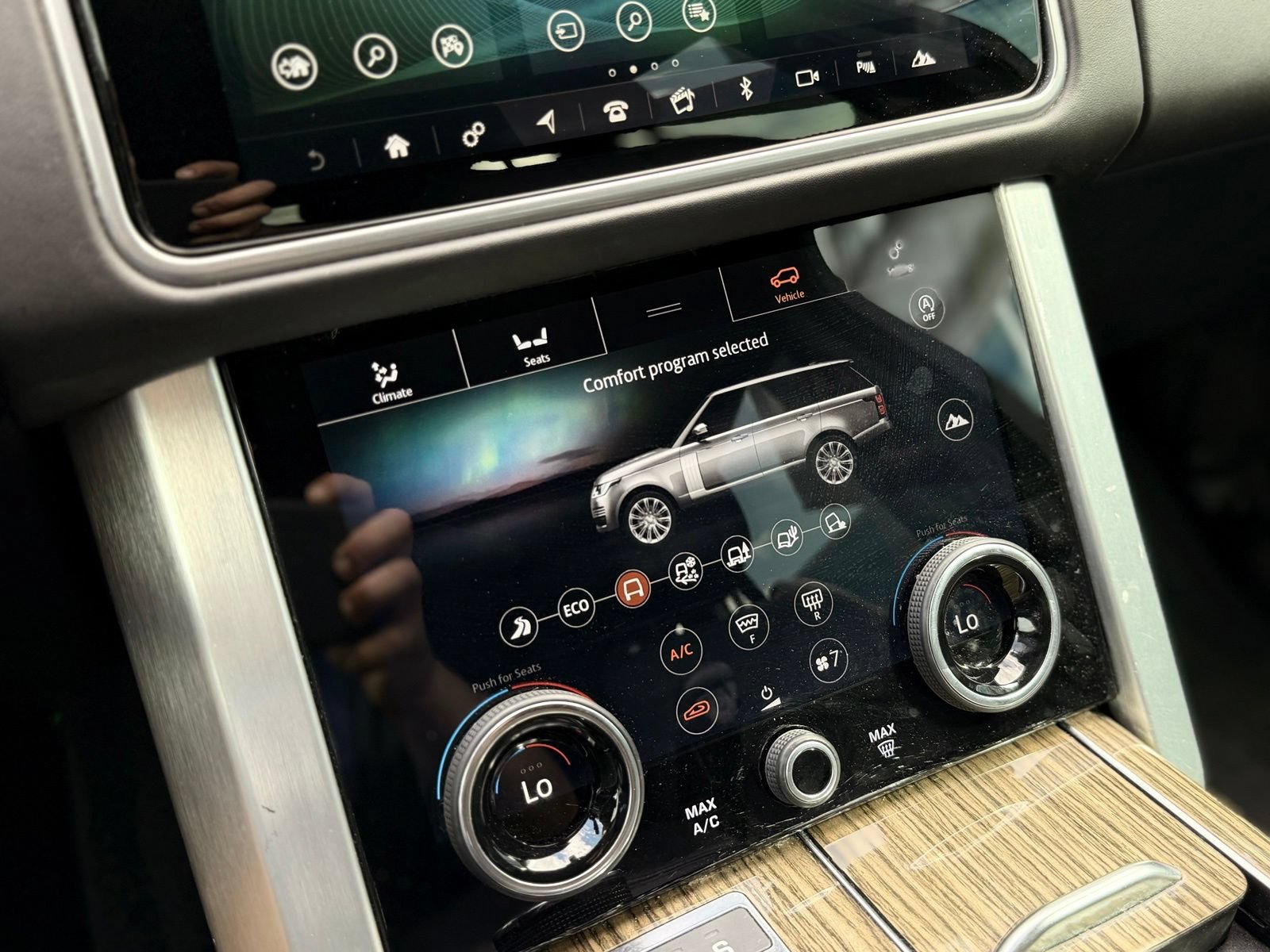 Used 2018 Land Rover Range Rover Supercharged AWD/4WD image 42
