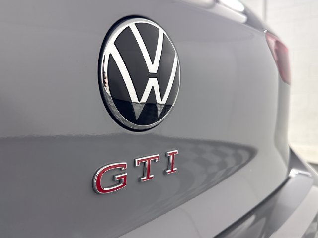 Used 2024 Volkswagen GTI SE FWD image 18