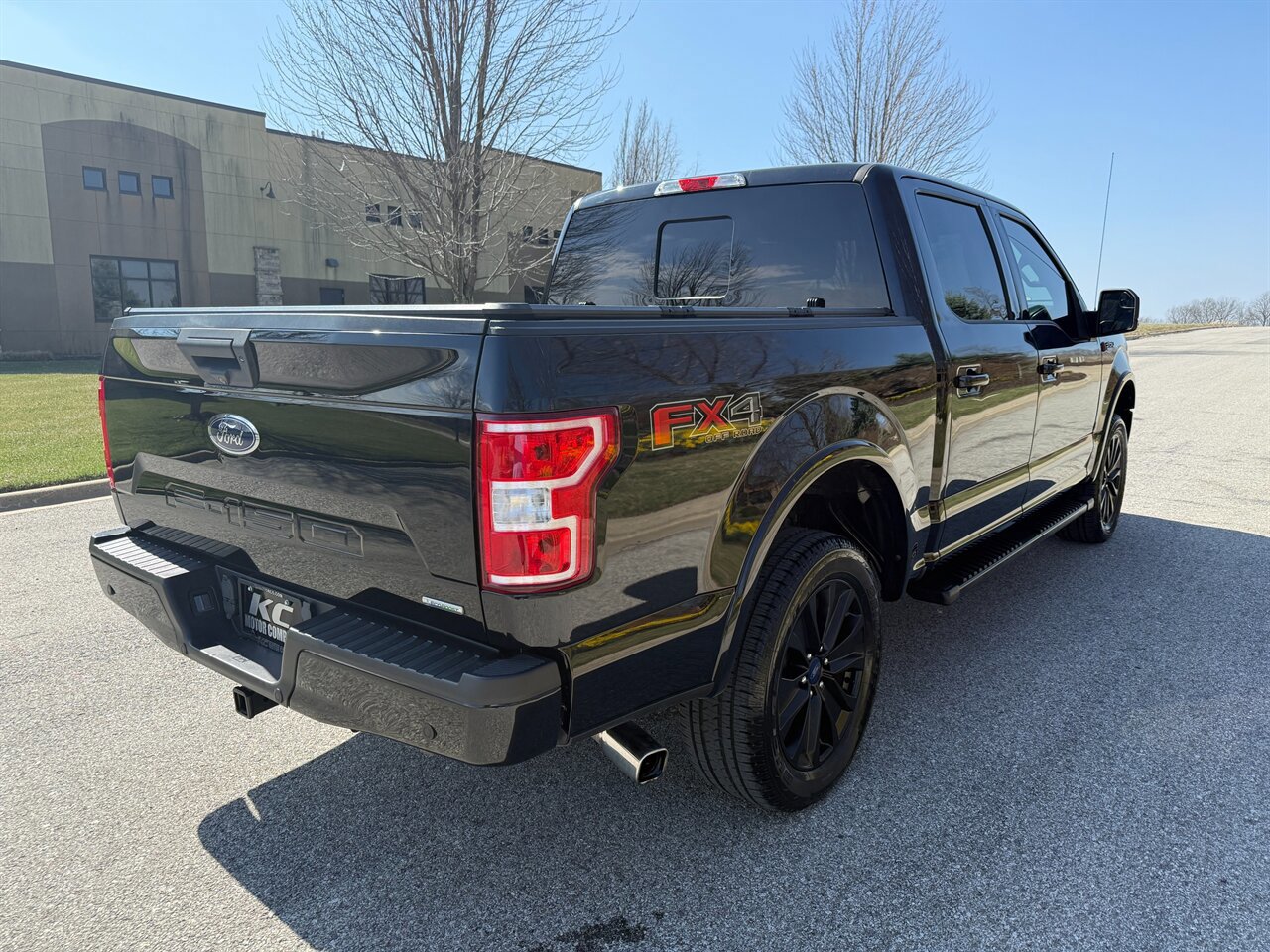 Used 2019 Ford F150 XLT w/ Equipment Group 302A Luxury AWD/4WD image 6