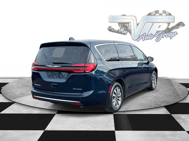 Certified 2024 Chrysler Pacifica Select image 4