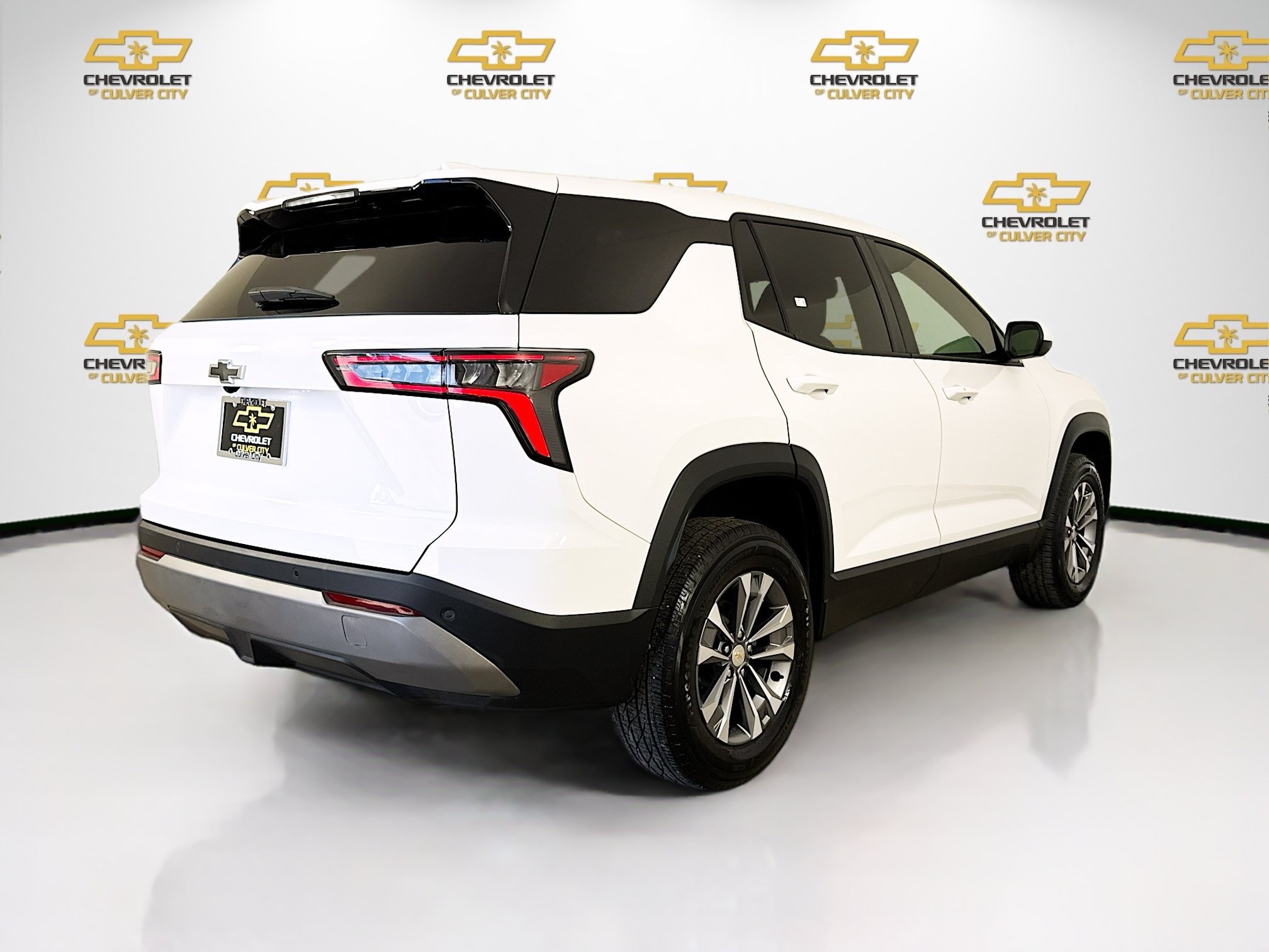 Used 2025 Chevrolet Equinox LT FWD image 8