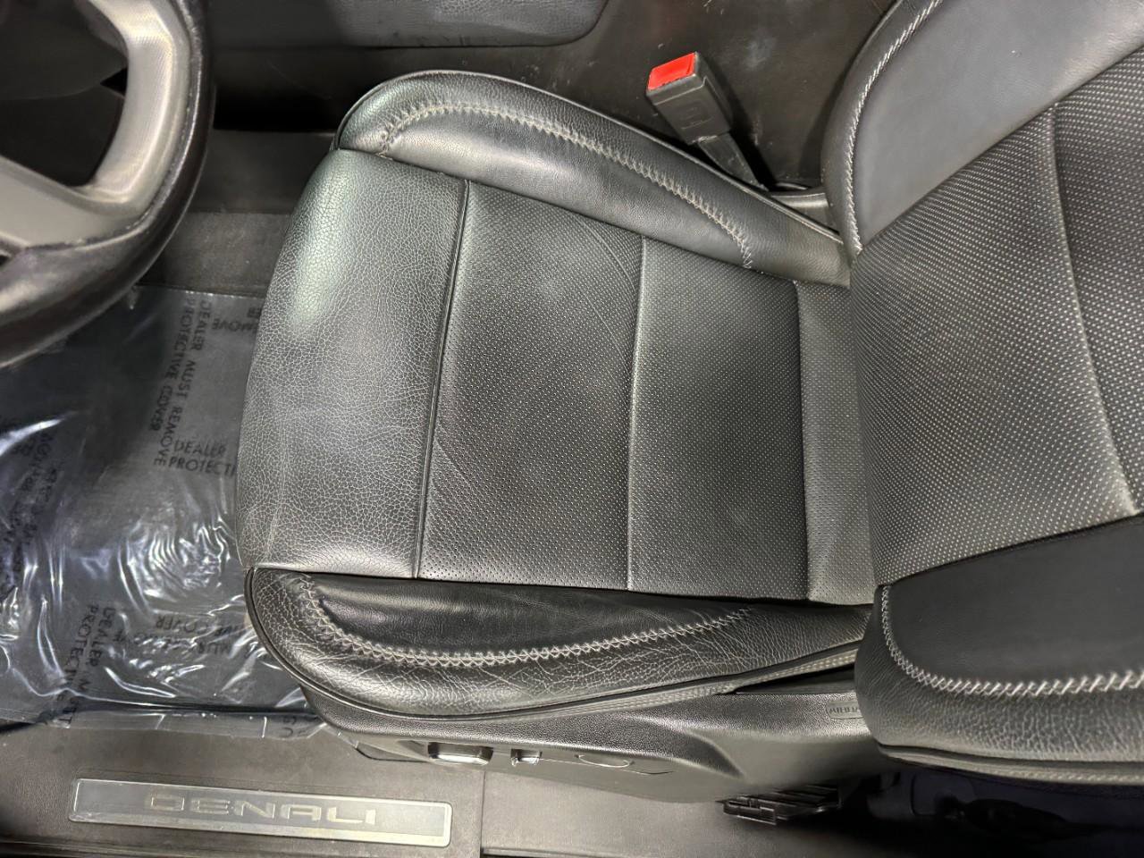 Used 2021 GMC Yukon Denali image 30