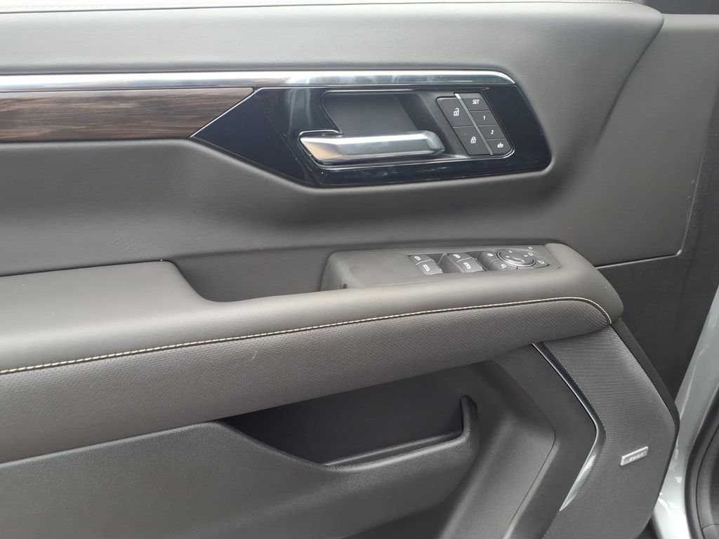 New 2026 Chevrolet Tahoe Premier w/ Sun And Tow Package AWD/4WD image 13