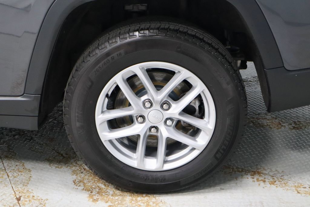 Used 2024 Jeep Grand Cherokee L Laredo w/ Luxury Tech Group I image 20