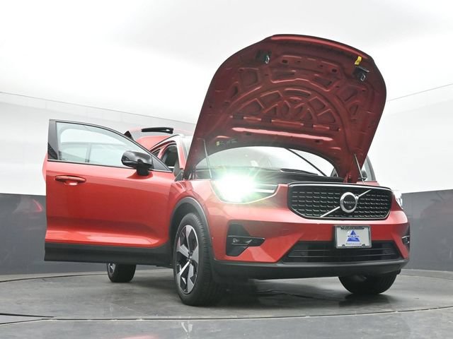 Used 2023 Volvo XC40 B5 Plus w/ Driver Assist Package AWD/4WD image 55