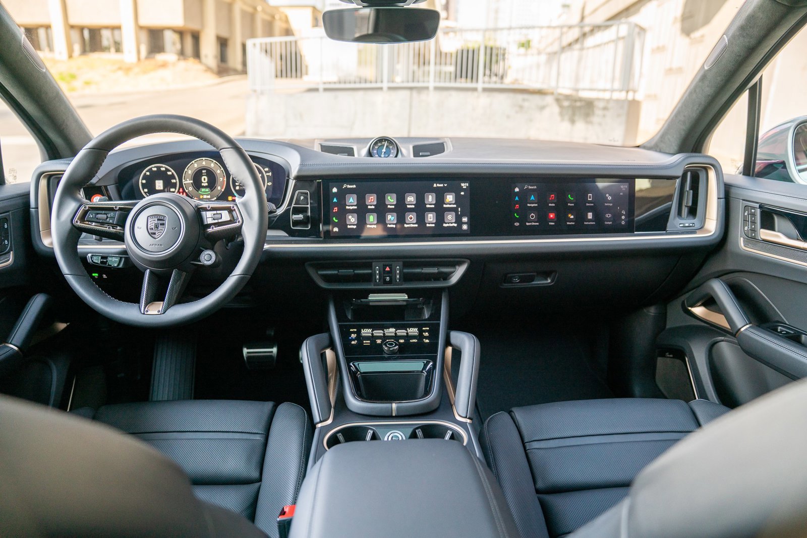 New 2025 Porsche Cayenne Turbo image 28