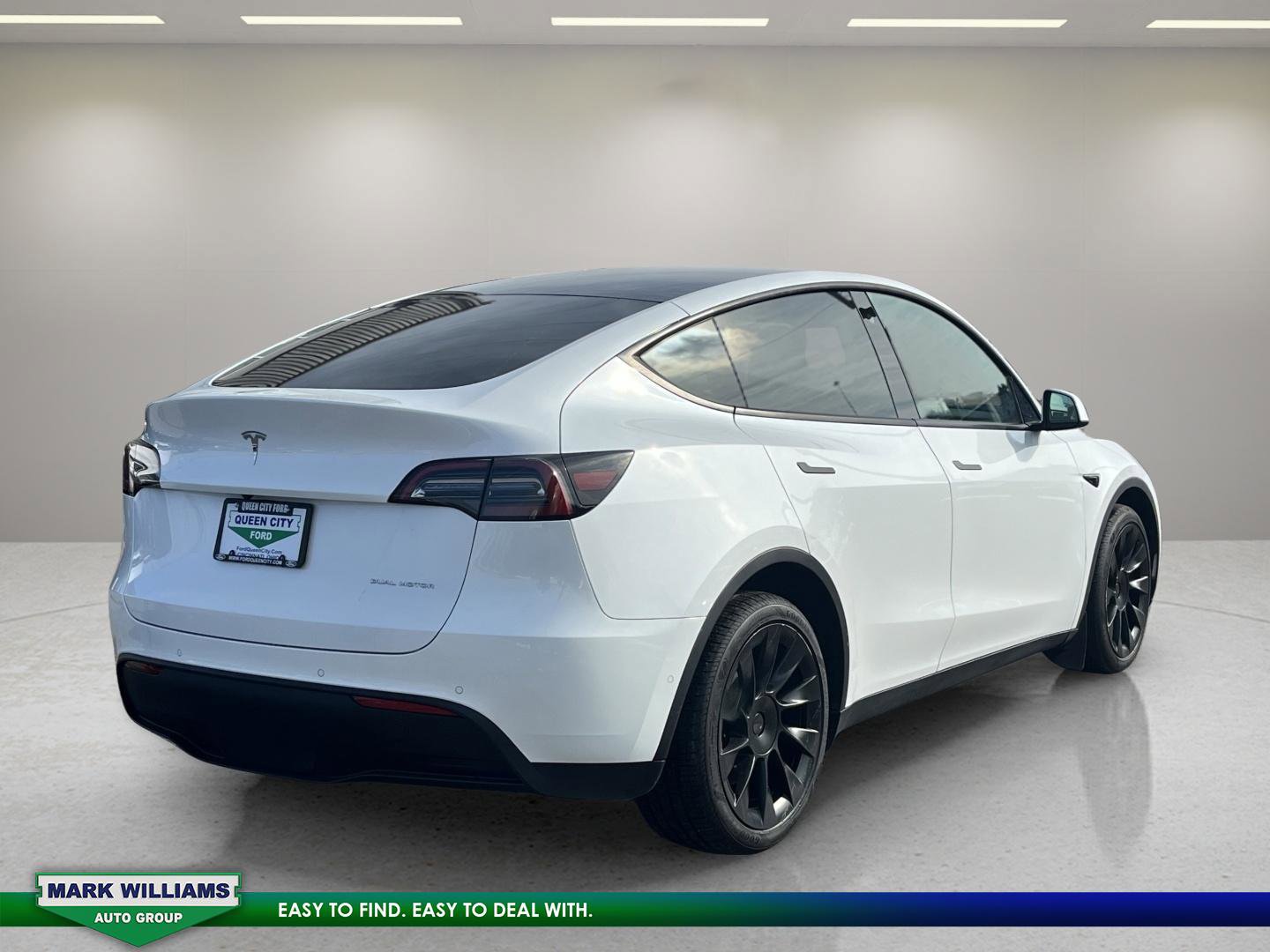 Used 2022 Tesla Model Y Long Range image 7