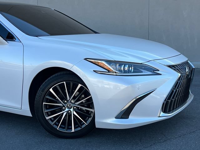 Used 2024 Lexus ES 350 w/ Premium Package FWD image 2