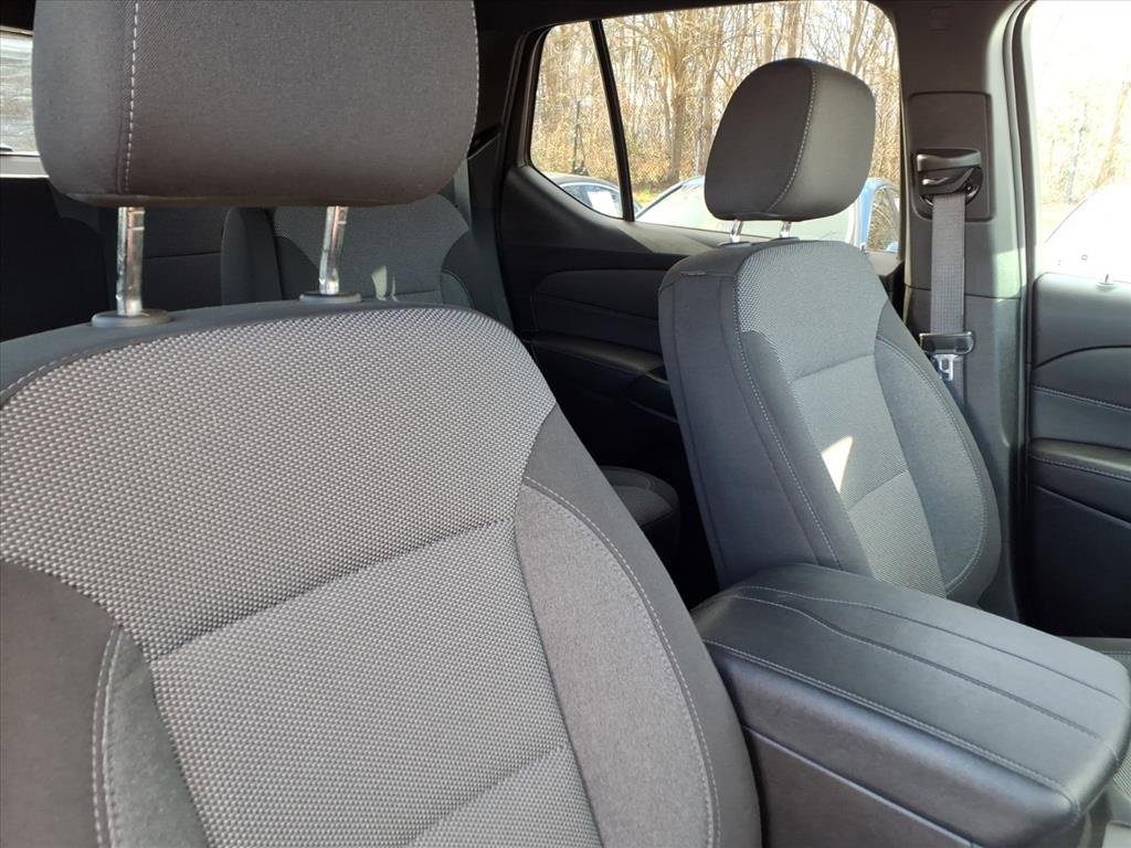 Used 2022 Chevrolet Traverse LT image 24