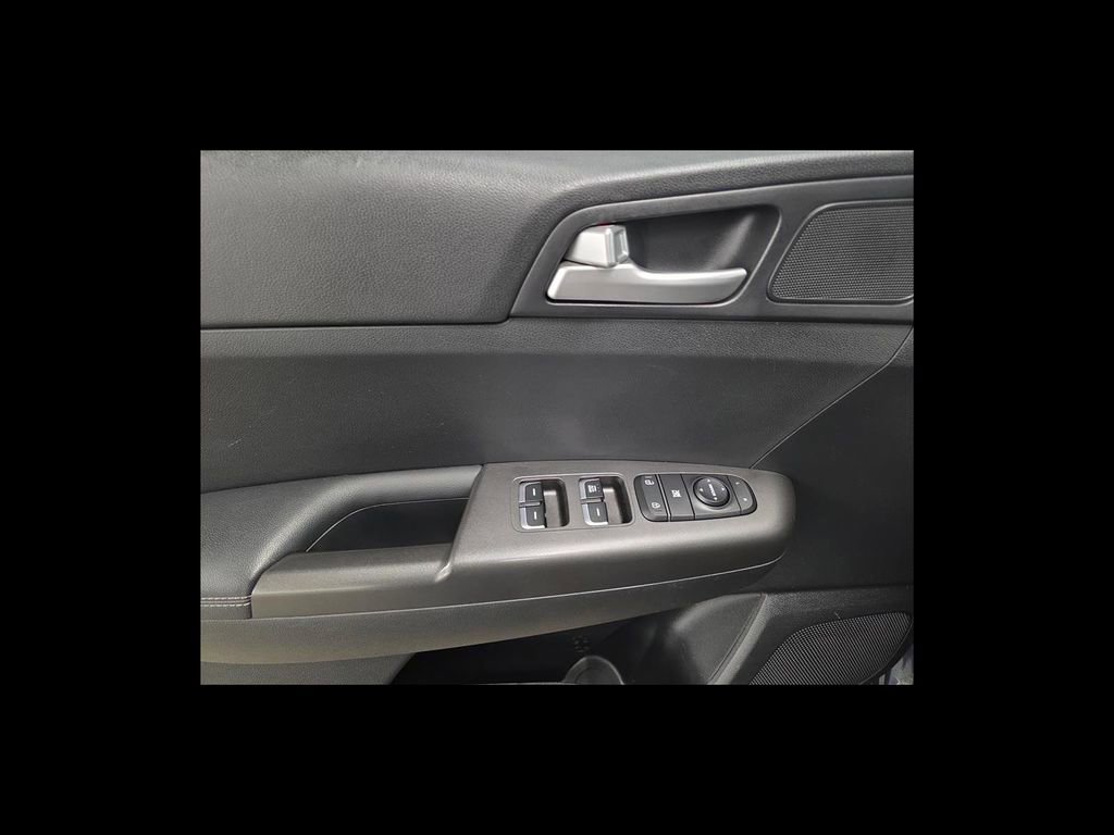 Used 2020 Kia Sportage LX image 12