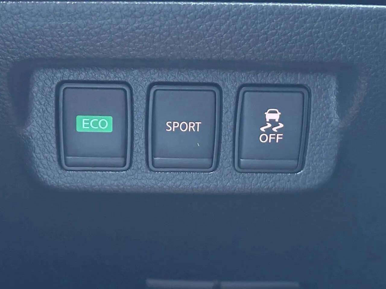 Used 2017 Nissan Sentra S image 28