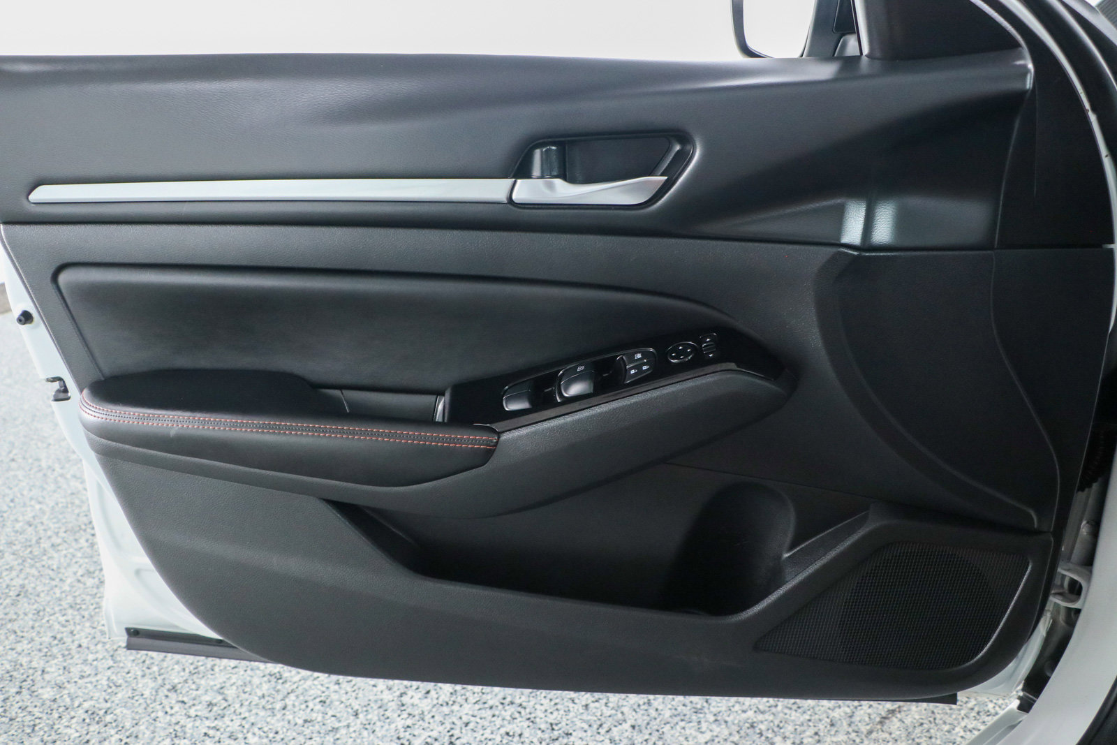 Used 2024 Nissan Altima 2.5 SR image 21