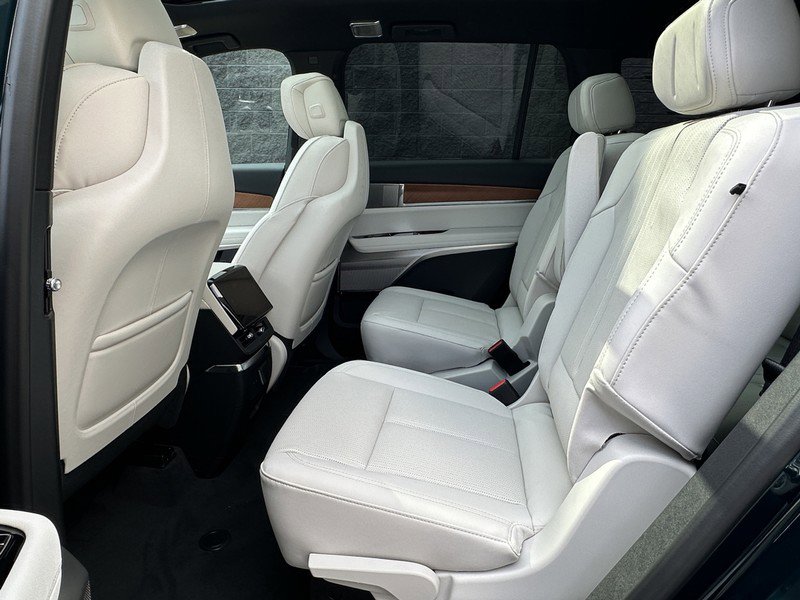 New 2026 Cadillac Vistiq Luxury image 7